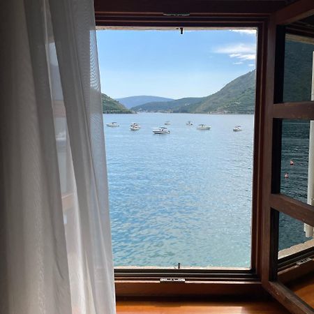 Lady Of The Rocks Apartments Perast Exteriör bild