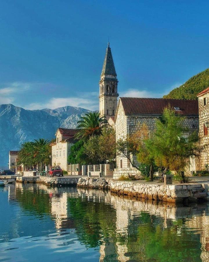 Lady Of The Rocks Apartments Perast Exteriör bild
